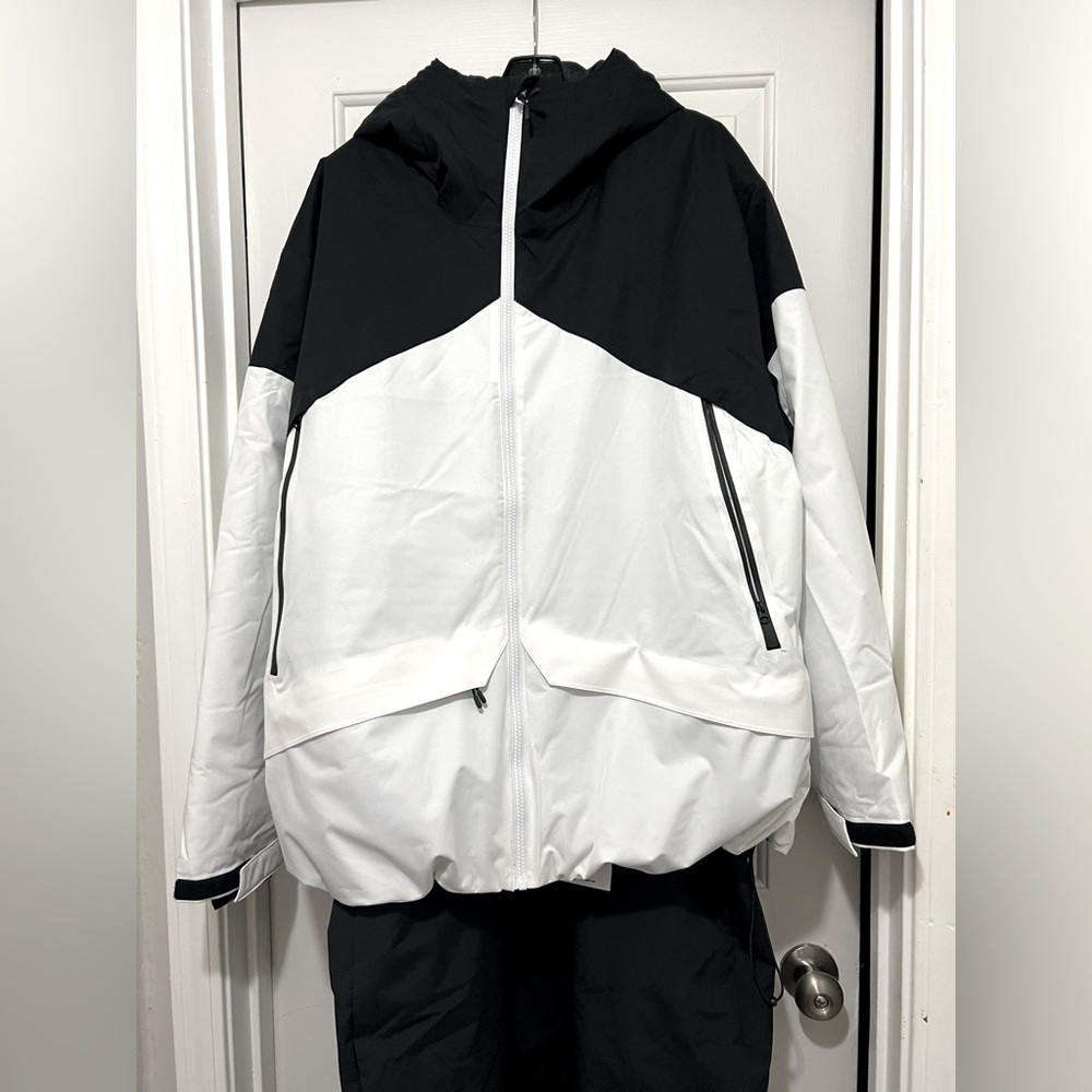 3XL Ski Jacket. Matching snow overalls available and sold separately
